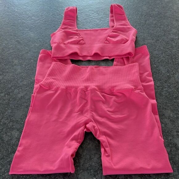 2 pcs Free People Good Karma items Hot Pink Square Neck Bra & Leggings both M/L - Picture 5 of 8